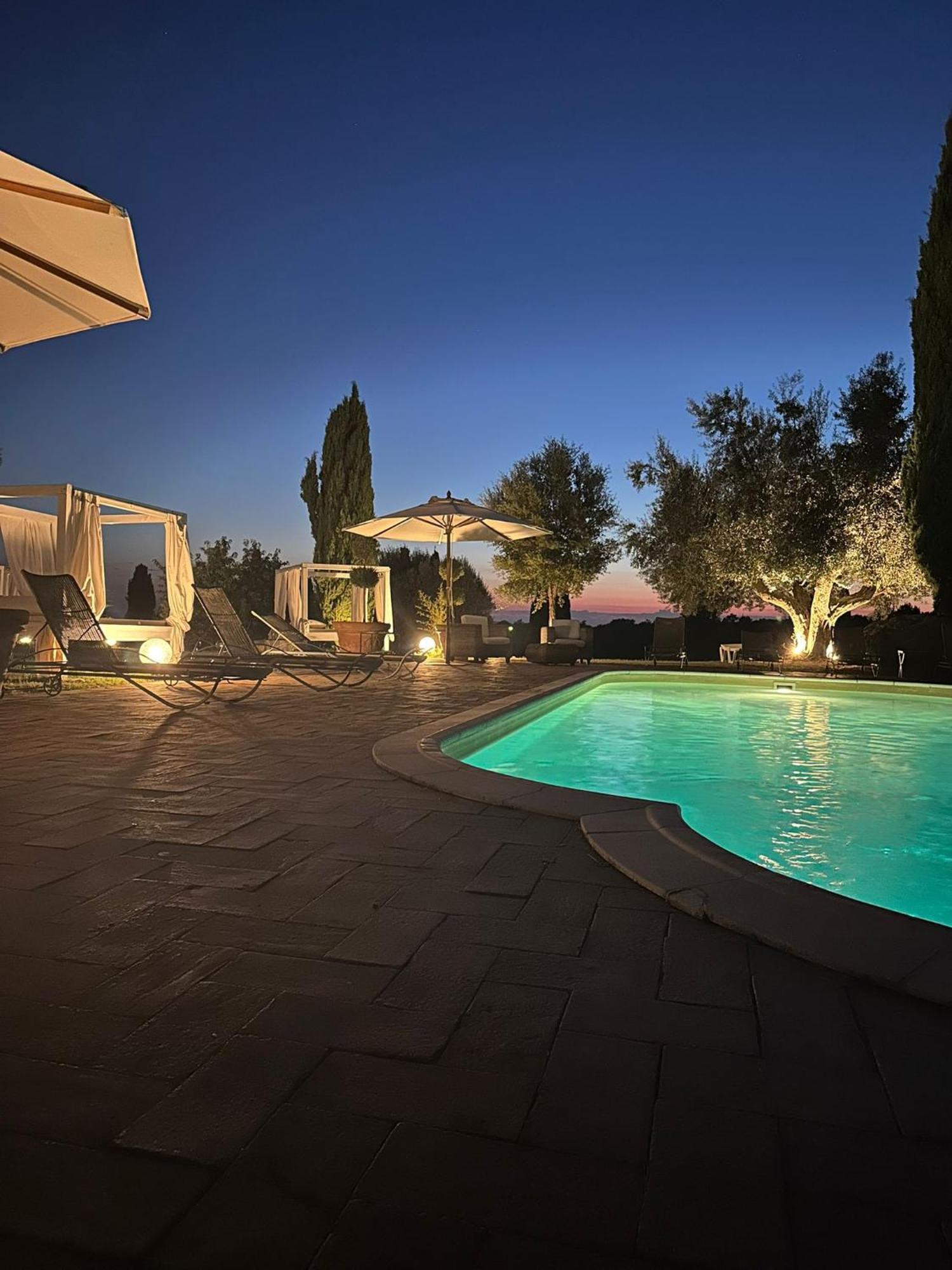 Agriturismo Cerrosughero Канино Экстерьер фото