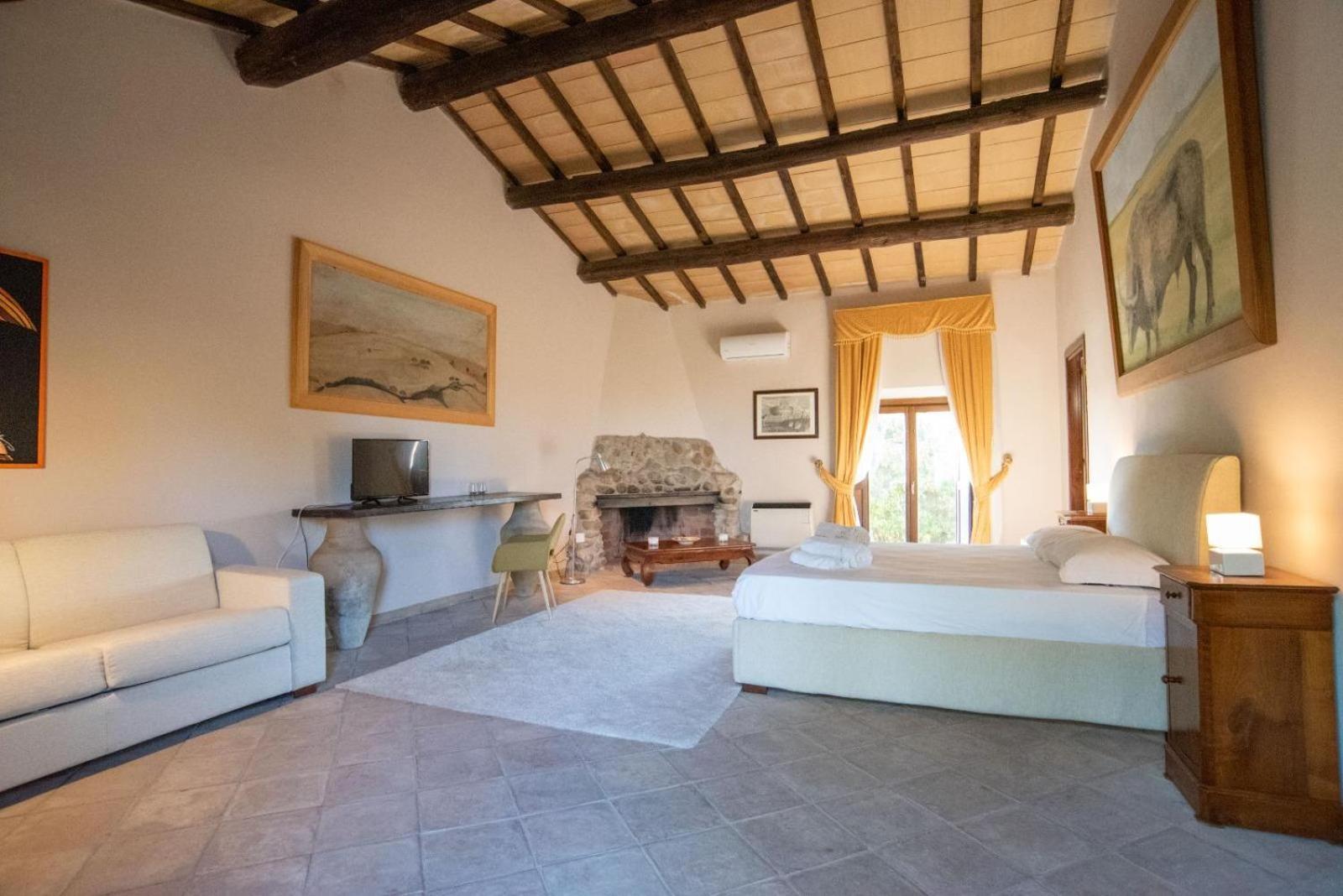 Agriturismo Cerrosughero Канино Экстерьер фото
